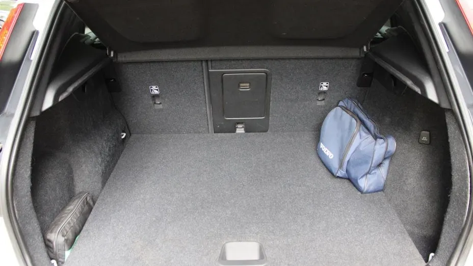 VOLVO XC40 XC40 T3 Momentum