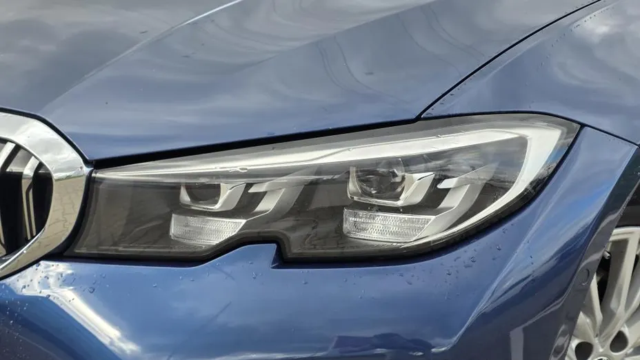 BMW Seria 3 320d xDrive Luxury Line aut