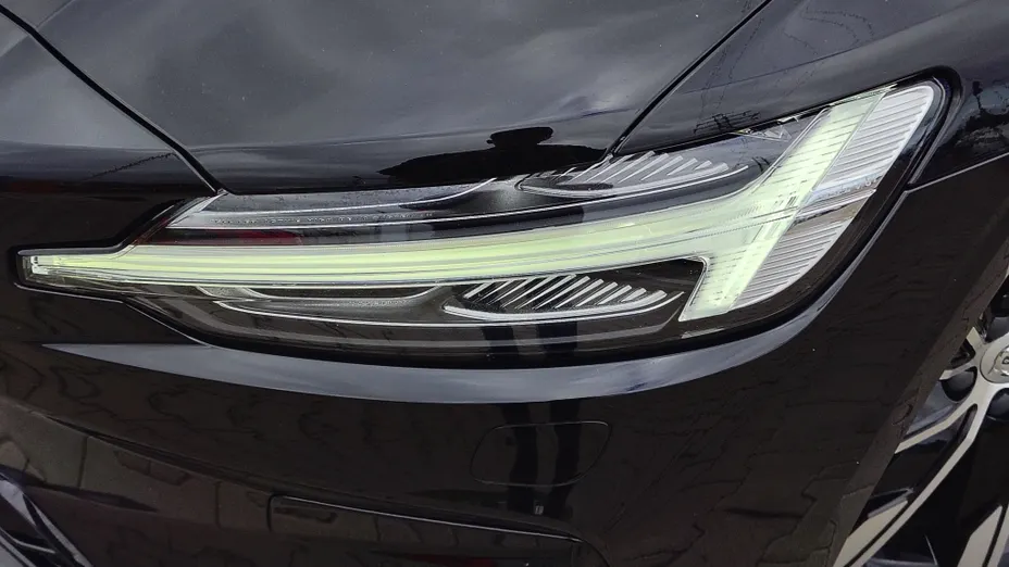 VOLVO V60 V60 B4 D Plus Dark aut
