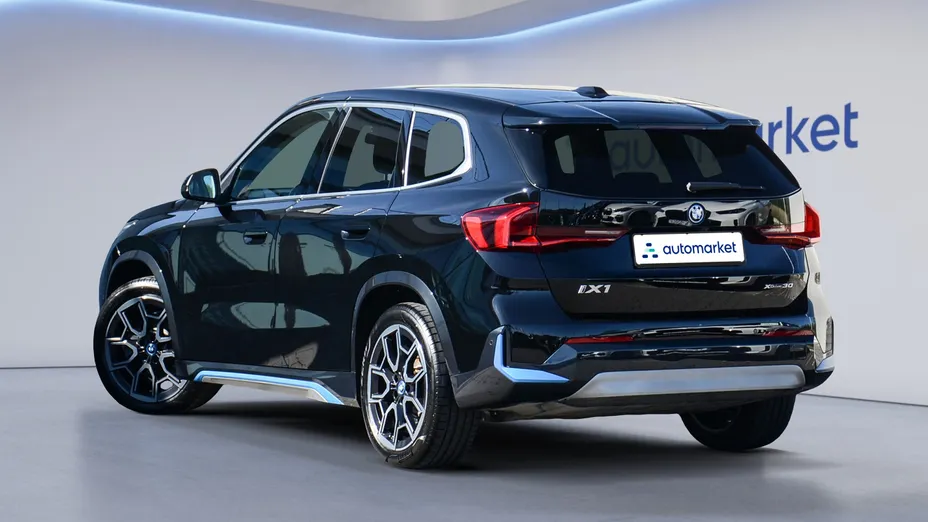 BMW iX1 iX1 xDrive30 66.5kWh xLine