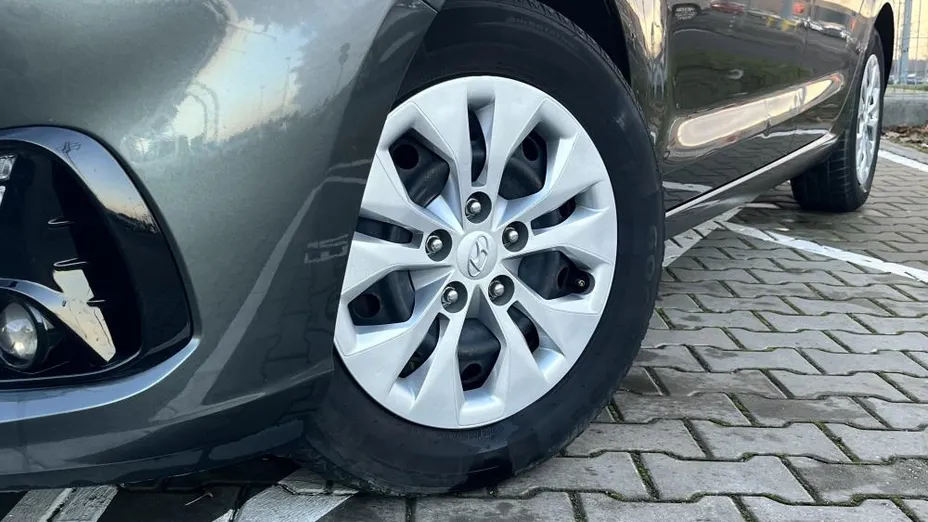 HYUNDAI i30 i30 1.5 DPI Classic +