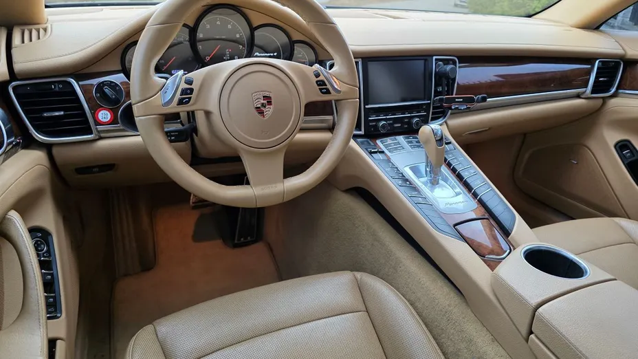 PORSCHE Panamera Panamera 4