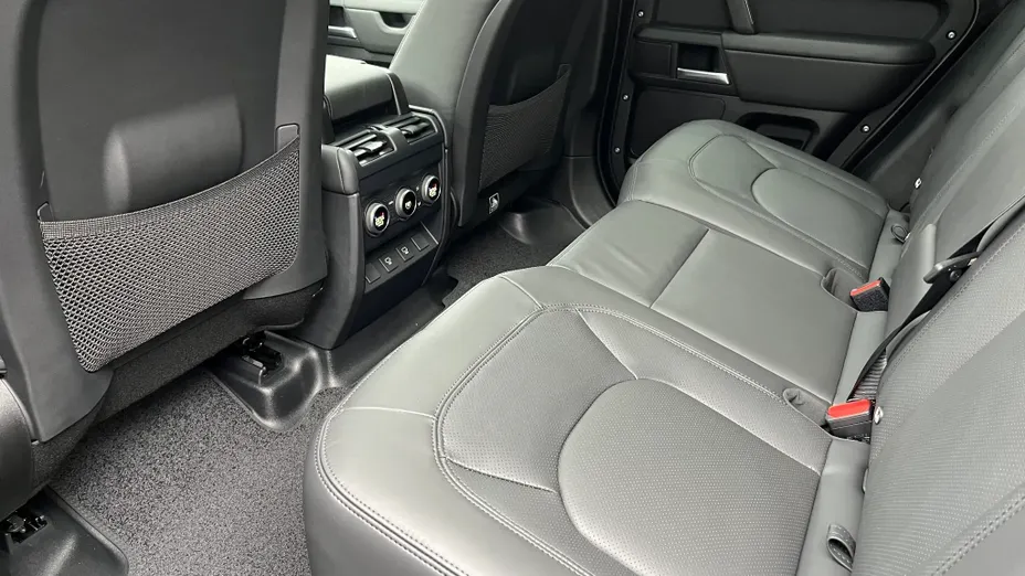 LAND ROVER Defender Defender 110 3.0 D300 mHEV X-Dynamic HSE