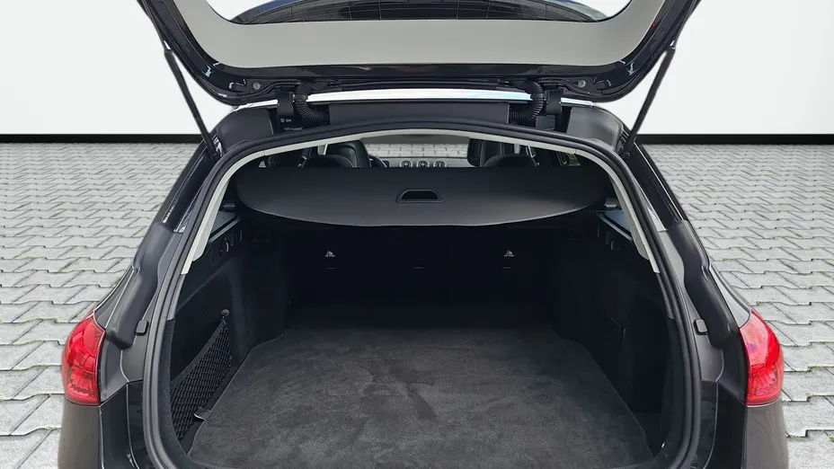 MERCEDES-BENZ C Klasa C 220 d mHEV 4-Matic AMG