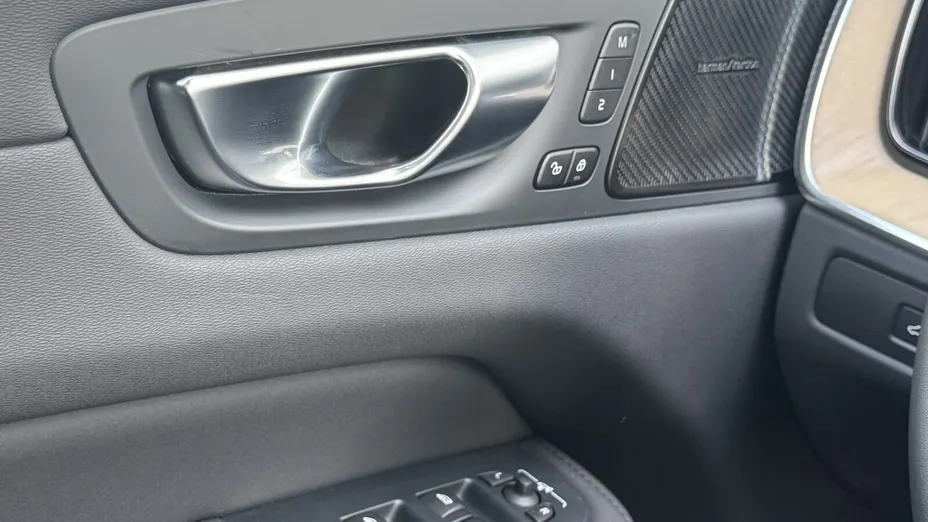 VOLVO XC60 XC60 T6 Plug-In Hybrid AWD Plus Bright aut