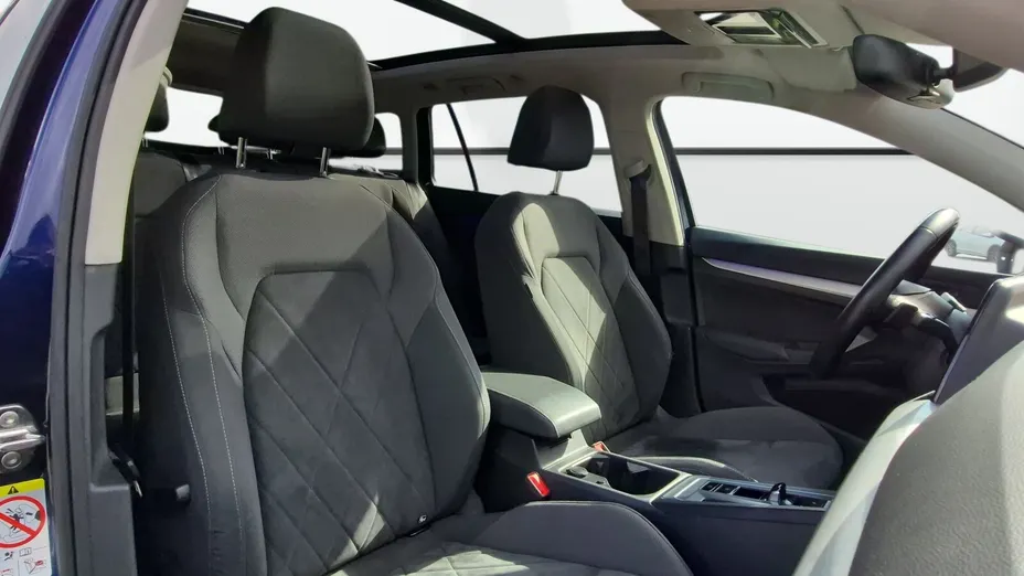 VOLKSWAGEN Golf -