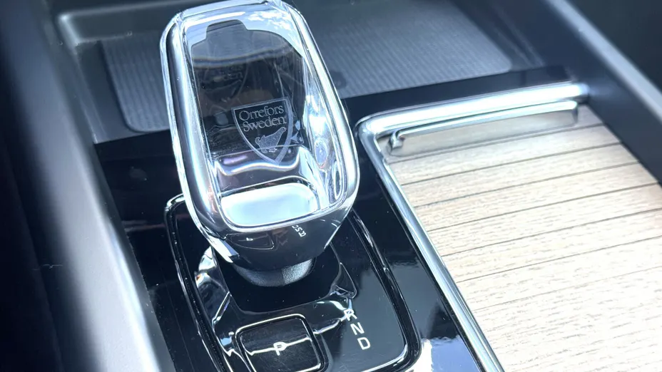 VOLVO XC60 XC60 B5 B AWD Plus Dark aut
