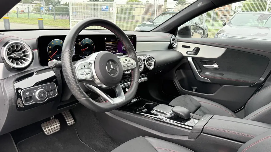 MERCEDES-BENZ CLA CLA 200 Progressive 7G-DCT