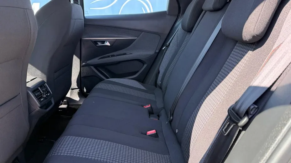 PEUGEOT 3008 -