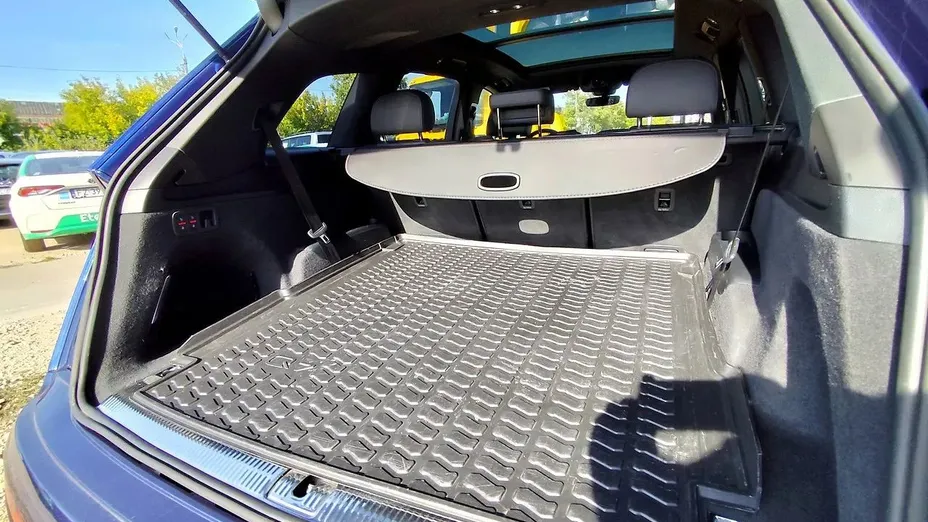 AUDI Q7 -