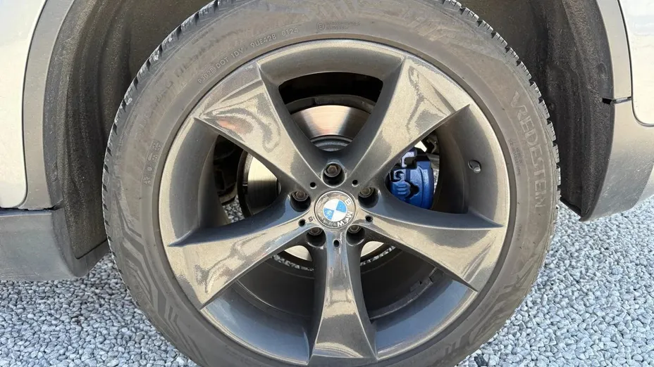 BMW X6 -