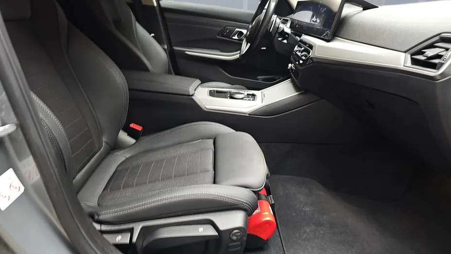 BMW Seria 3 330i xDrive aut