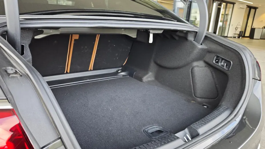 MERCEDES-BENZ E Klasa E 220 d mHEV 4-Matic AMG 9G-Tronic
