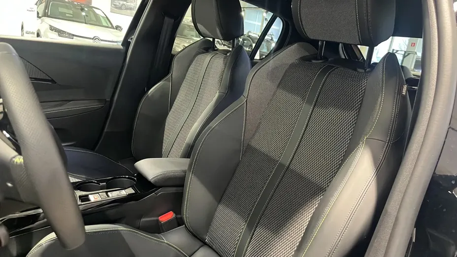PEUGEOT 208 e-208 54kWh GT Nowy