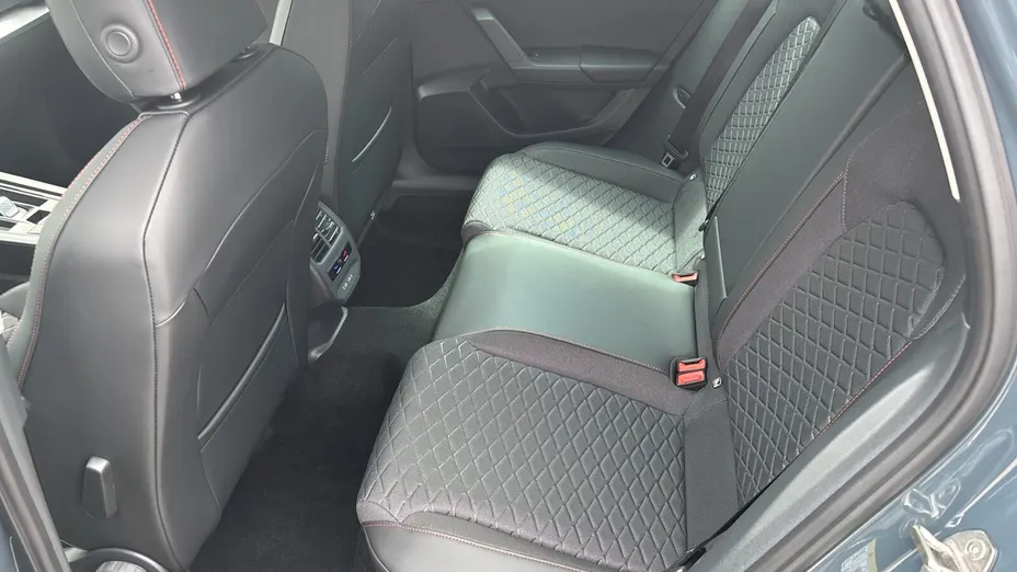 SEAT Leon Leon 1.5 eTSI FR DSG