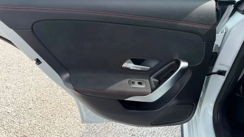 MERCEDES-BENZ CLA CLA 200 d AMG Line 8G-DCT
