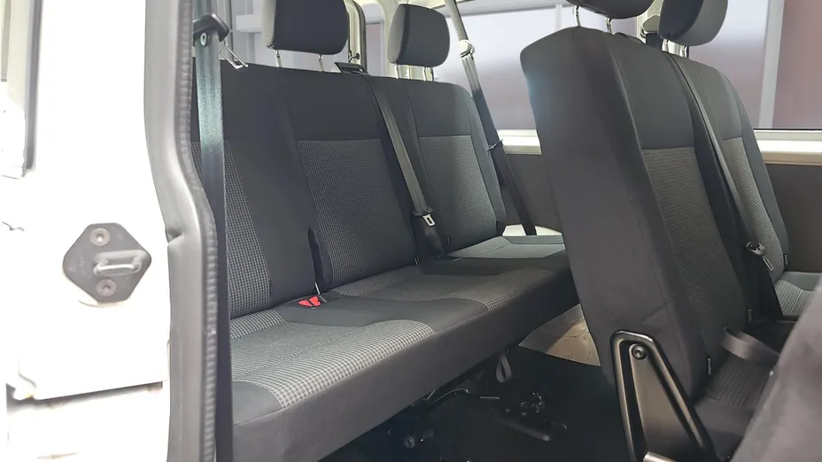 VOLKSWAGEN Transporter Transporter Kombi T6.1 TDI L1H1