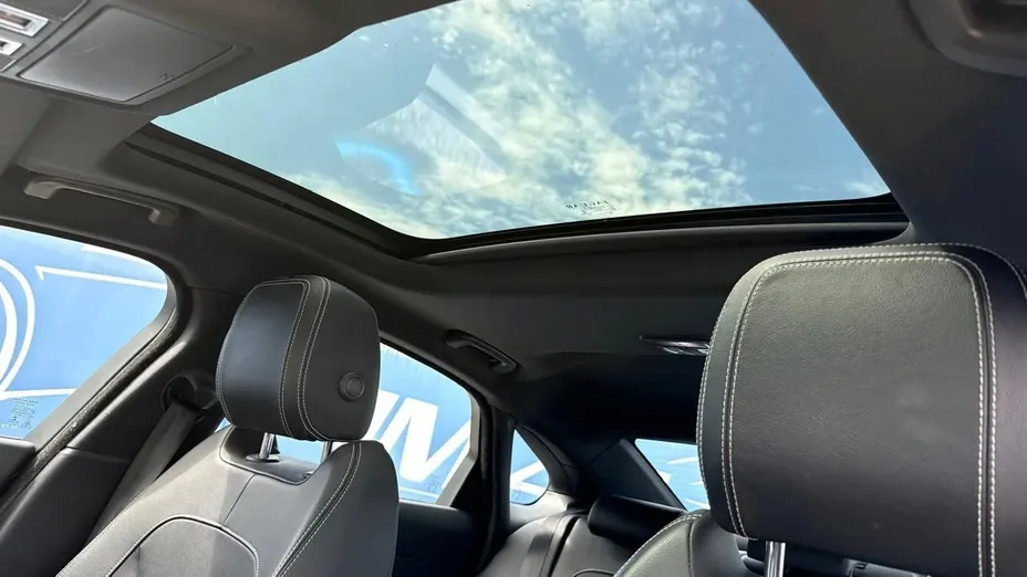 JAGUAR XF -