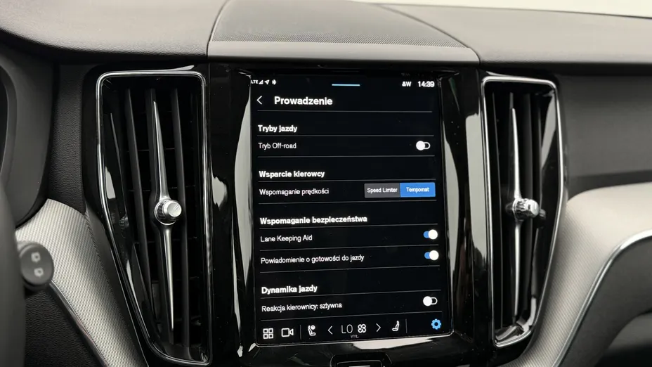 VOLVO XC60 XC60 B4 B Plus Dark aut