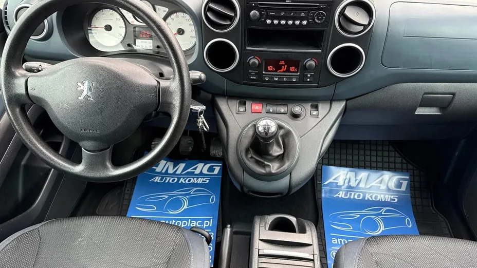 PEUGEOT Partner Van -