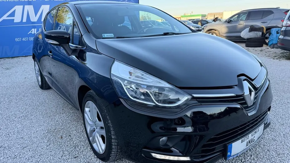 RENAULT Clio -