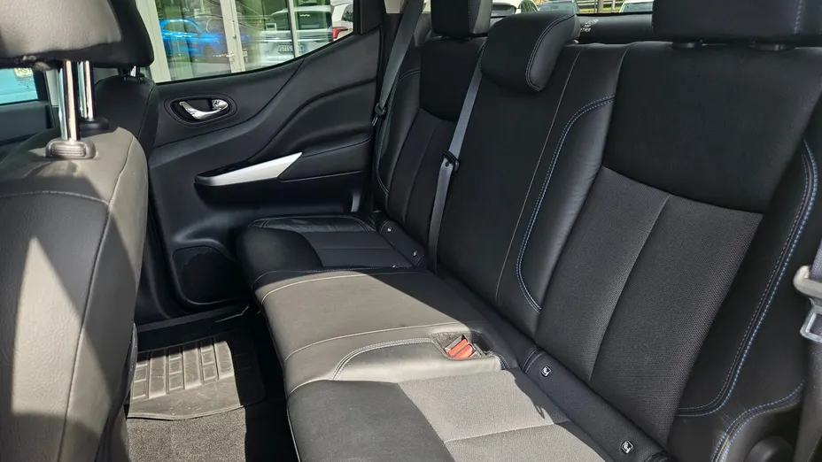 NISSAN Navara Navara 2.3 dCi Tekna aut