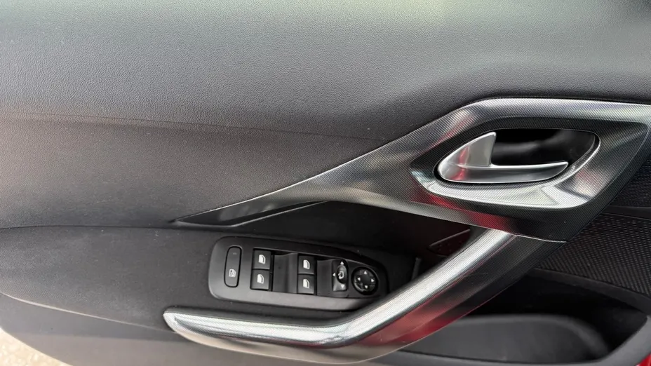 PEUGEOT 2008 -
