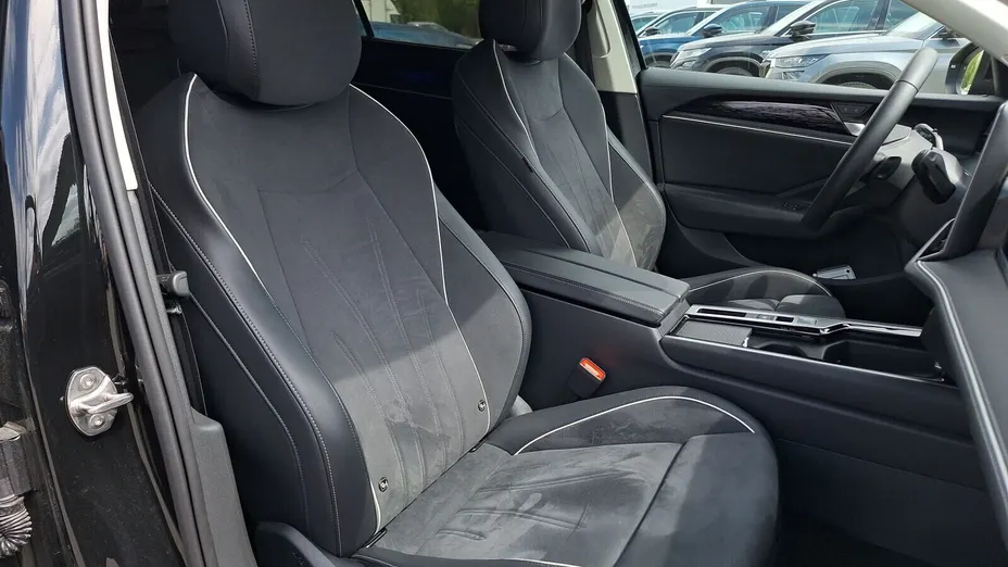 VOLKSWAGEN Passat -