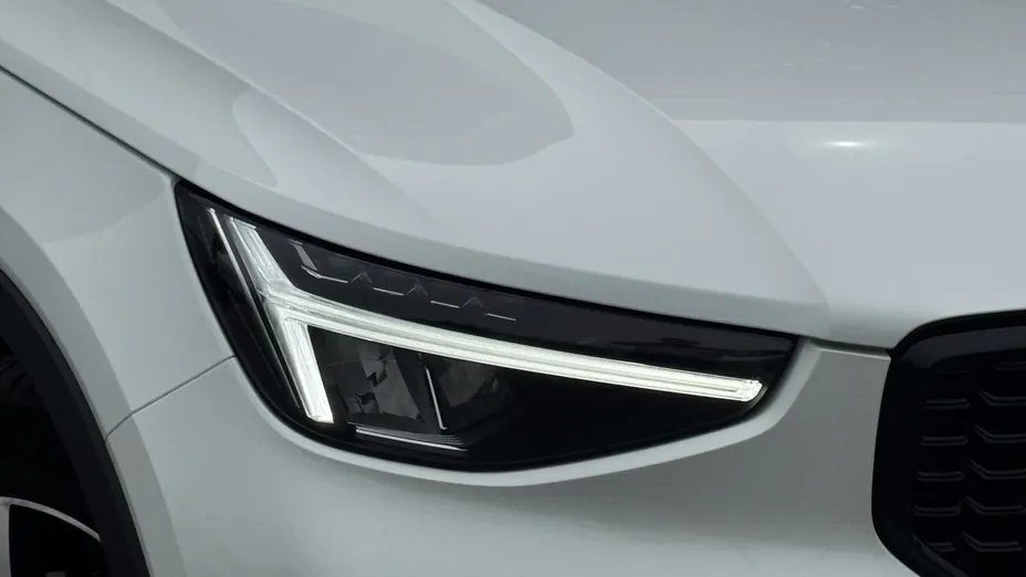 VOLVO XC40 XC40 B3 Plus Dark aut