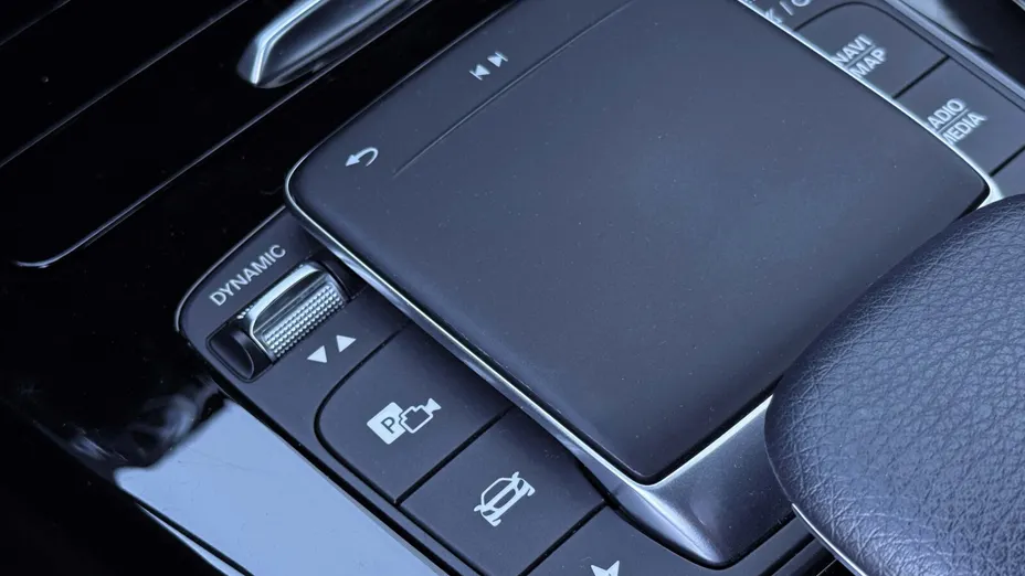 MERCEDES-BENZ CLA CLA 200 AMG Line 7G-DCT