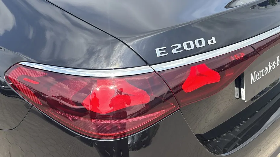MERCEDES-BENZ E Klasa E 200 d mHEV Avantgarde 9G-Tronic