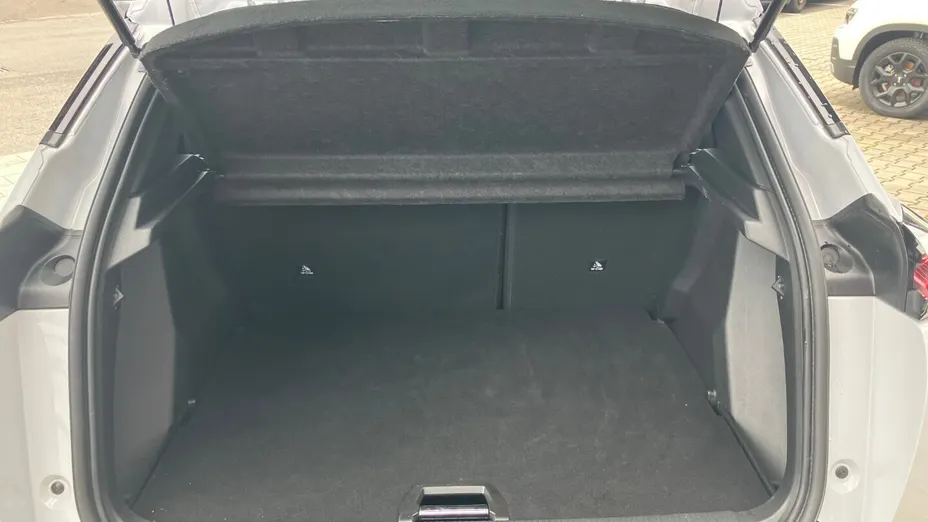 PEUGEOT 2008 2008 PureTech 130 Allure S&S EAT8