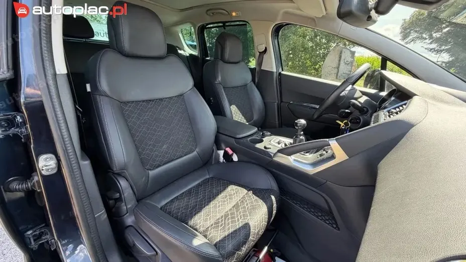 PEUGEOT 3008 -