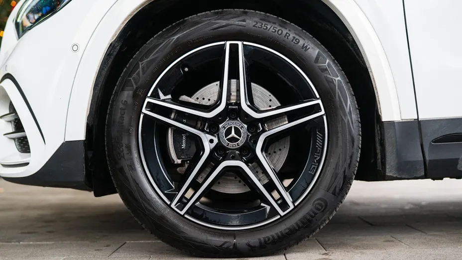 MERCEDES-BENZ GLA GLA 200 d 4-Matic AMG Line 8G-DCT