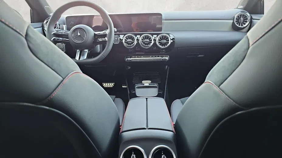 MERCEDES-BENZ A Klasa A 250 e PHEV AMG Line 8G-DCT