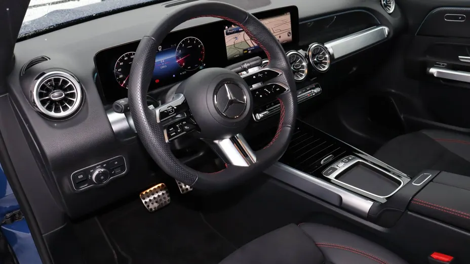 MERCEDES-BENZ GLB GLB 200 mHEV AMG Line 7G-DCT