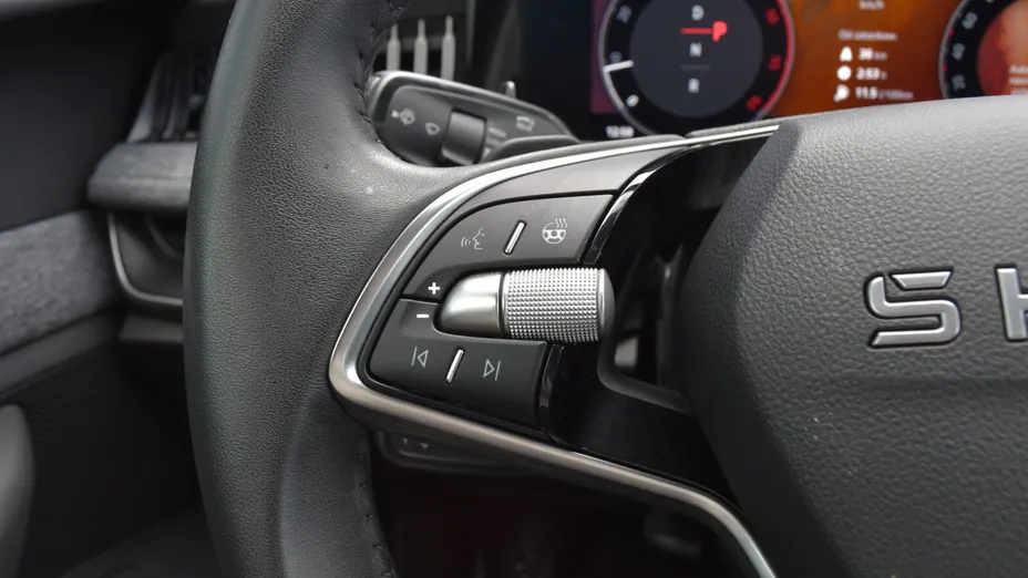 SKODA Superb -