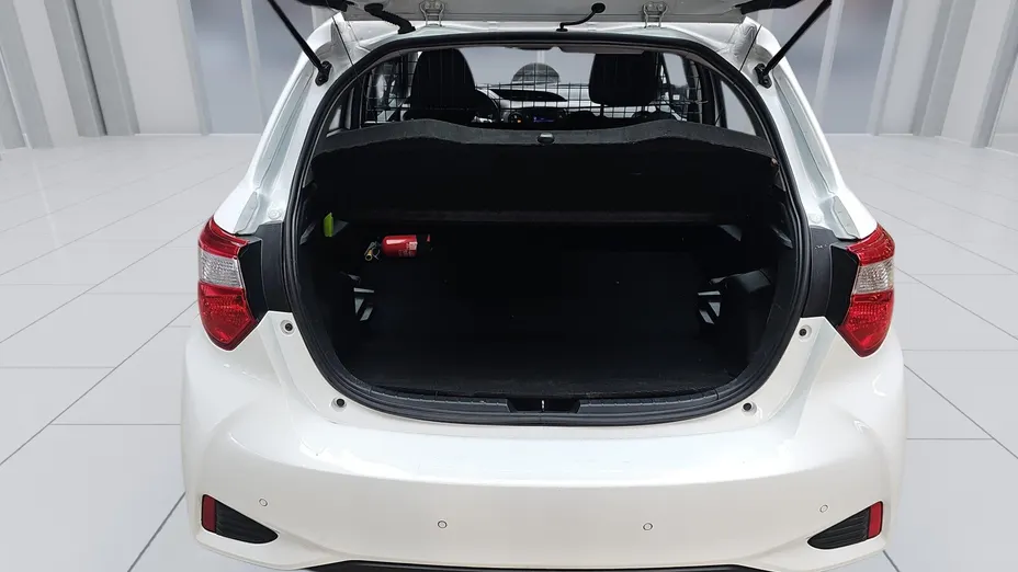 TOYOTA Yaris Yaris 1.5 Active