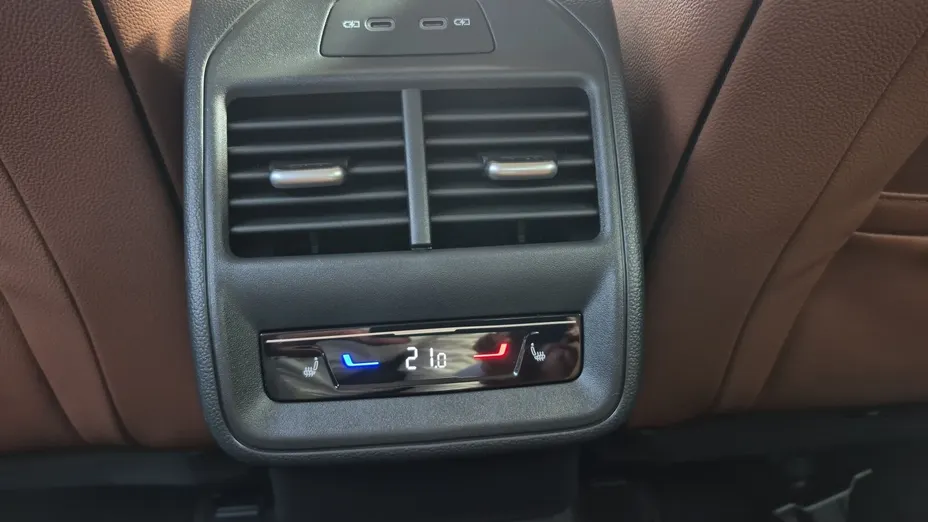 SKODA Superb -