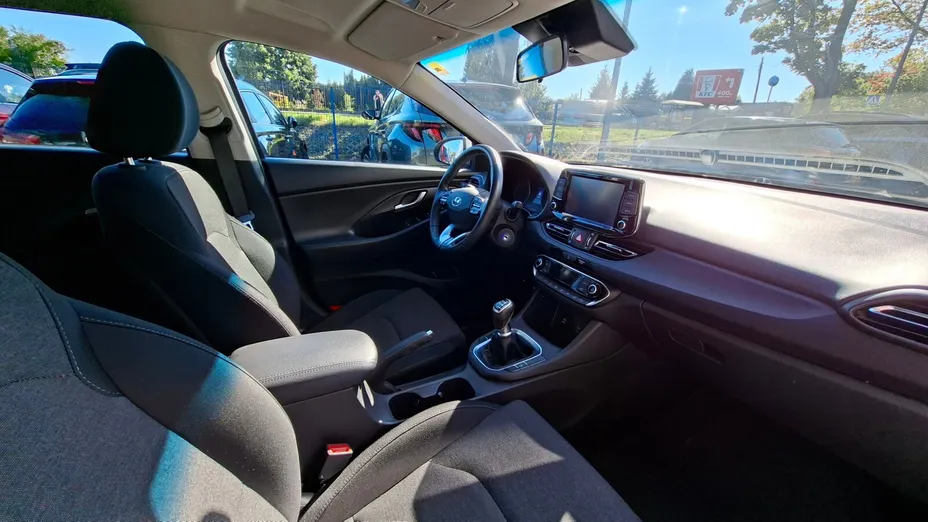 HYUNDAI i30 -