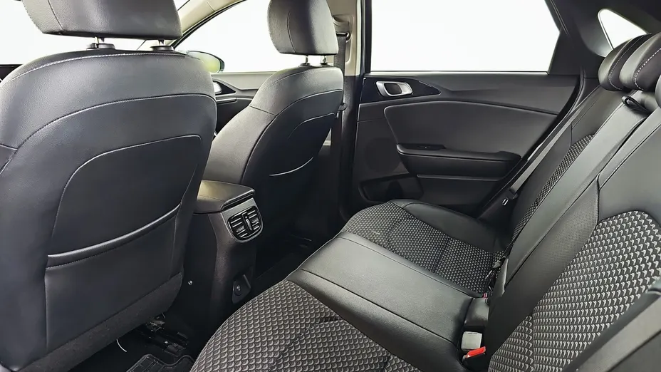 KIA Cee'd Ceed 1.5 T-GDI Business Line DCT