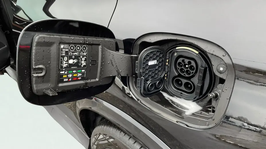 MERCEDES-BENZ GLC GLC 300 e 4-Matic AMG Line Nowy