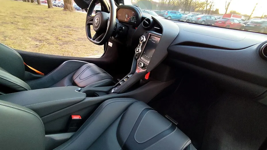 McLaren 720S Coupe -