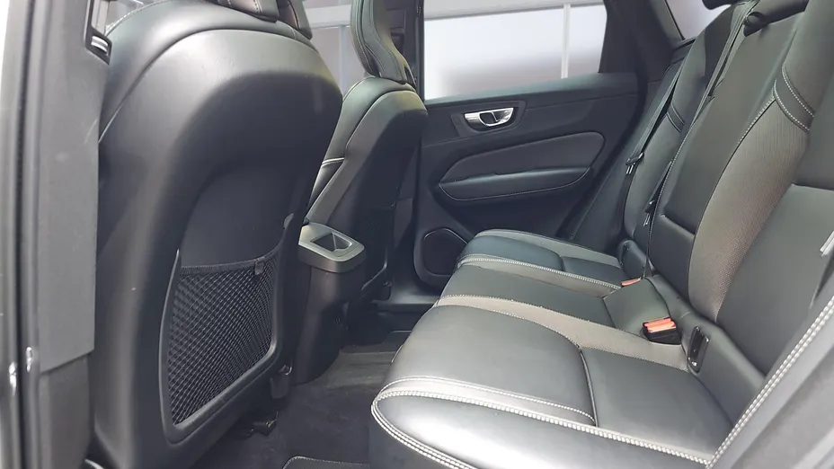 VOLVO XC60 XC60 B4 B R-Design aut