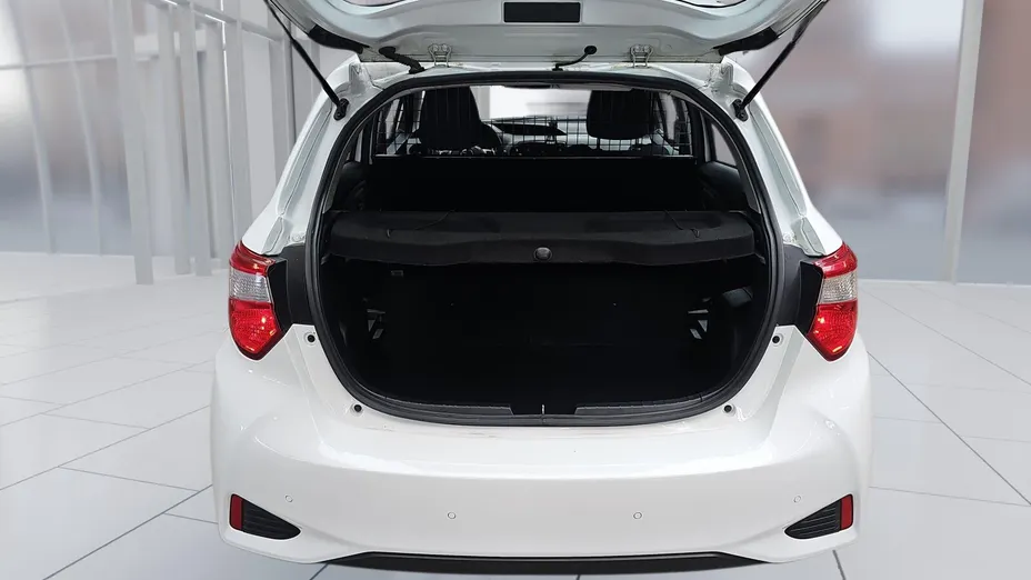 TOYOTA Yaris Yaris 1.5 Active