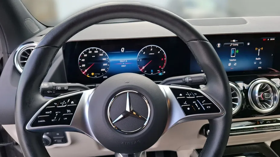 MERCEDES-BENZ GLA GLA 200 d Progressive 8G-DCT