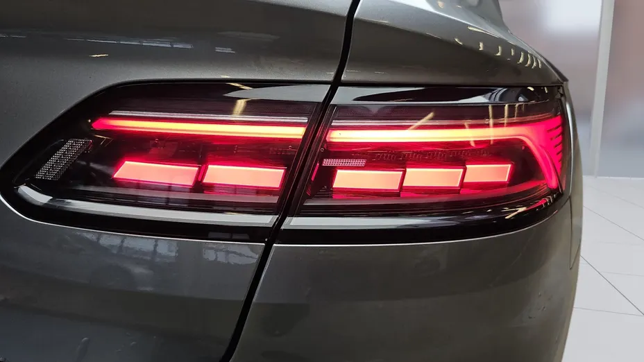 VOLKSWAGEN Arteon Arteon 2.0 TSI R-Line DSG