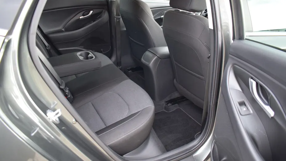 HYUNDAI i30 i30 Fastback 1.5 T-GDI 48V Smart DCT