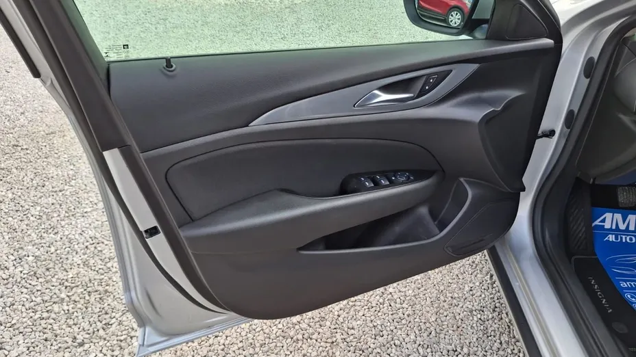 OPEL Insignia -