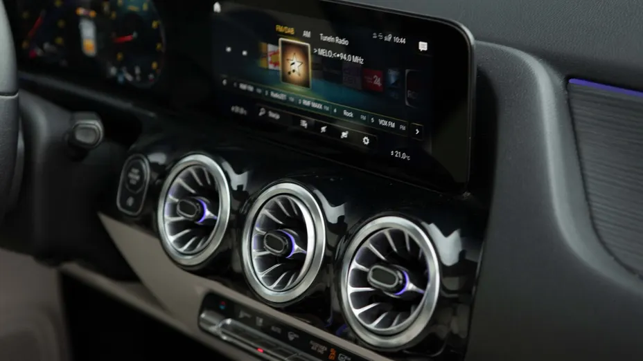 MERCEDES-BENZ GLA GLA 200 Progressive
